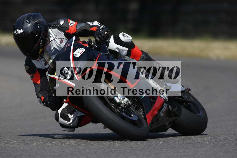 /Archiv-2023/28 05.06.2023 Moto Club Anneau du Rhin/rouge-expert/9